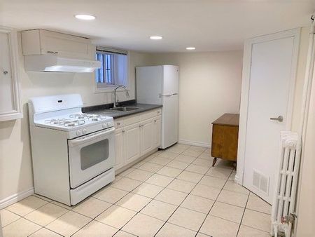 For Lease - 541 Palmerston Boulevard Unit# Basement, Toronto, Ontario - Photo 3