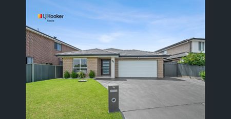 Modern Family Home - Photo 3