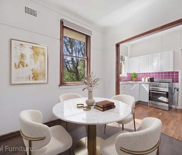Charming Single Level Red Brick Home - Photo 2