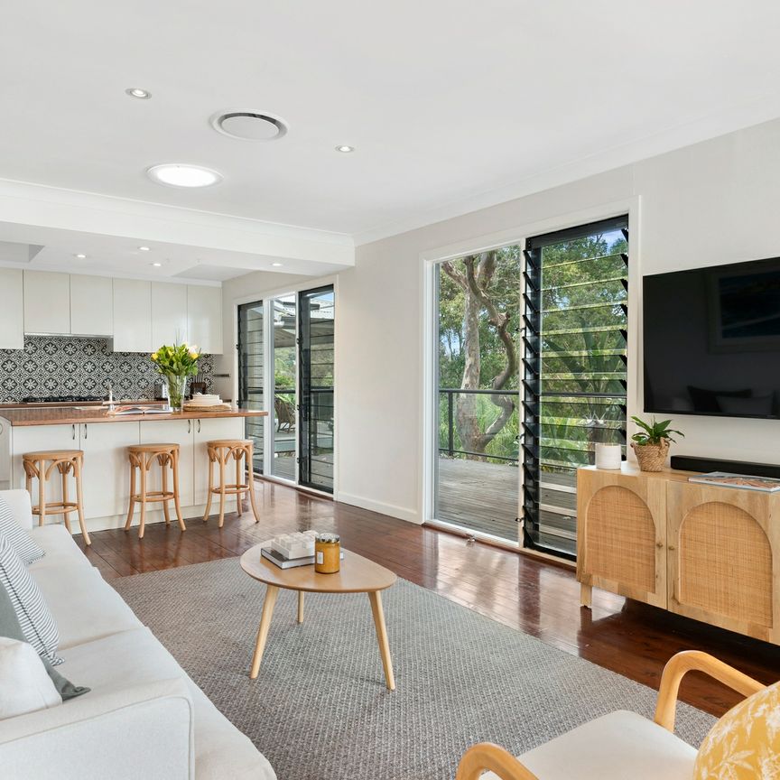 Furnished family home with views across Pittwater - Photo 1