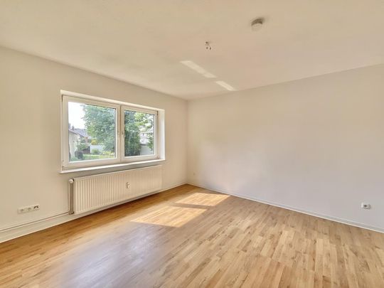 Nähe Miele: Helle 3-Zimmer-Wohnung mit Tageslichtbad frei! - Photo 1