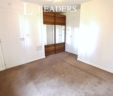 3 bedroom house to rent Kirby Drive, Essex, Colchester, CO4 - Photo 2