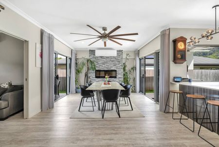 Executive Family Home - Fully Furnished - Photo 3