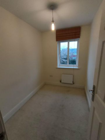 3 bedroom semi-detached house to rent - Photo 3