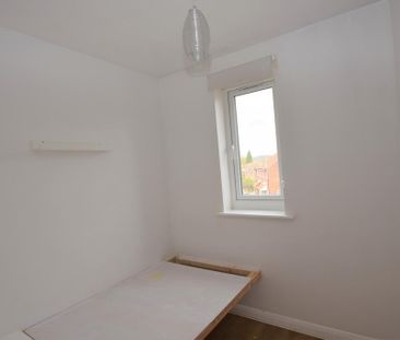 4 bedroom detached house to rent - Photo 3