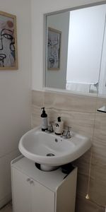 Room in a Shared Flat, The Vale Court, W3 - Photo 4