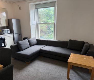 3 bedroom apartment to rent - Photo 2