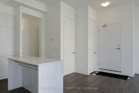 Condo Townhouse For Lease | N8142212 - Photo 5