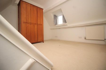 3 bedroom terraced house to rent - Photo 4