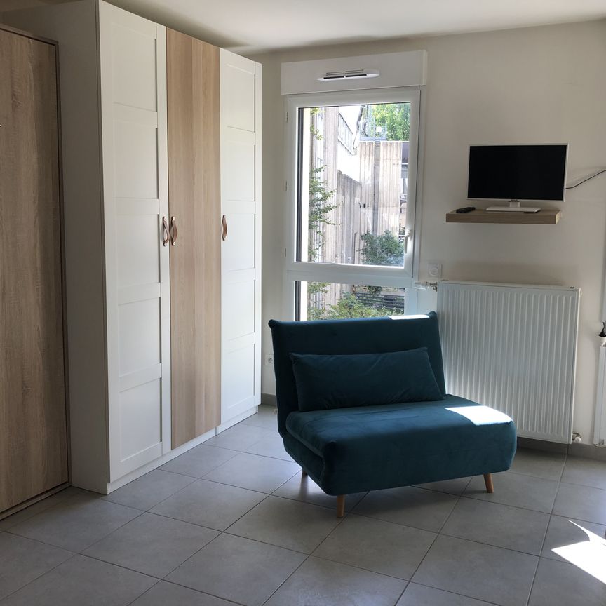 Location Appartement 1 pièce 24m² FONTAINEBLEAU 77300 - Photo 1