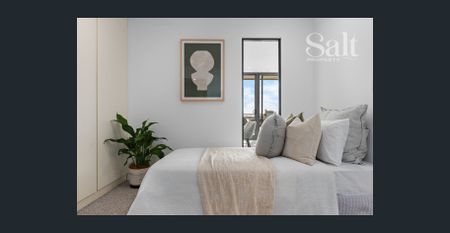 Vibrant Waterside Living - Photo 3