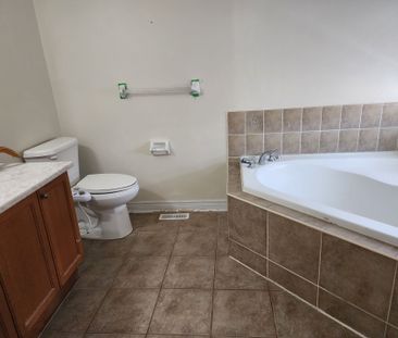 For Lease - 65 Pefferlaw Circle Unit# Upper, Brampton, Ontario - Photo 6