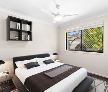 RENOVATED MODERN DUPLEX HOME IN EXCELLENT LOCATION - Photo 4