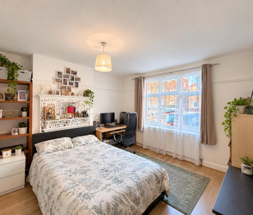 4 bedroom semi-detached house to rent - Photo 1