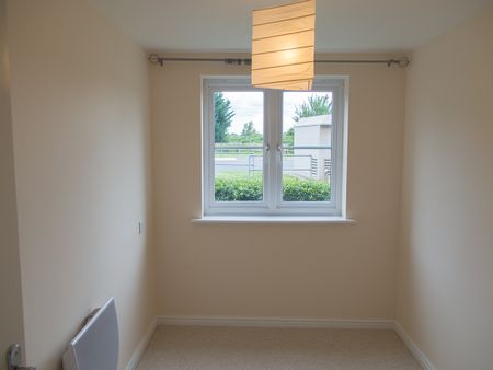 Light, Spacious and Modern 2 Bedroom Apartment to Let in Soham - Photo 5