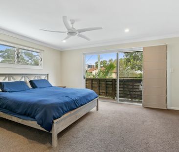 Five Bedroom + Study Fully Furnished Coastal Home � 6 Month Lease a... - Photo 6