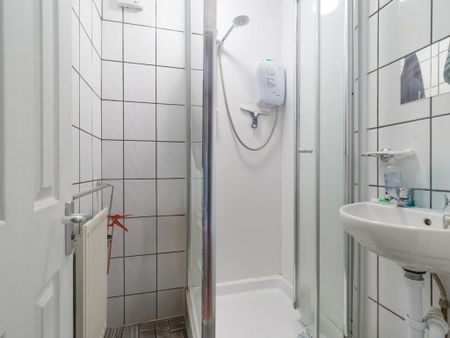 6 bedroom terraced house to rent - Photo 3