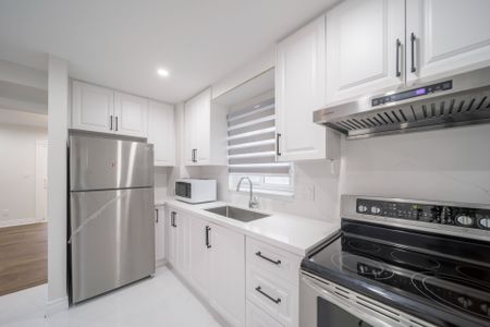 For Lease - 8 Coltman Crescent, Toronto, Ontario - Photo 2