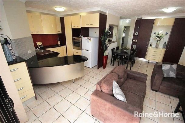 Spacious St Lucia Sanctuary with Northerly Views - Photo 1