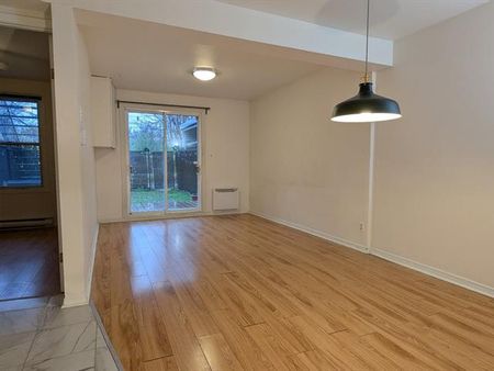 Unit None: Entire unit - Photo 3