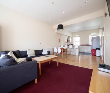 Flat 2, Seion Chapel Ambrose Street - Photo 3