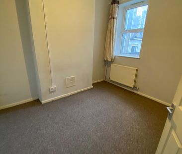 £1,600 PCM, Four Bedroom House with Enclosed Garden in Craddock Str... - Photo 5