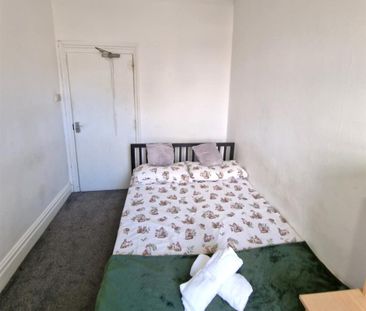 Overdale, Bournemouth, BH1 - Photo 5