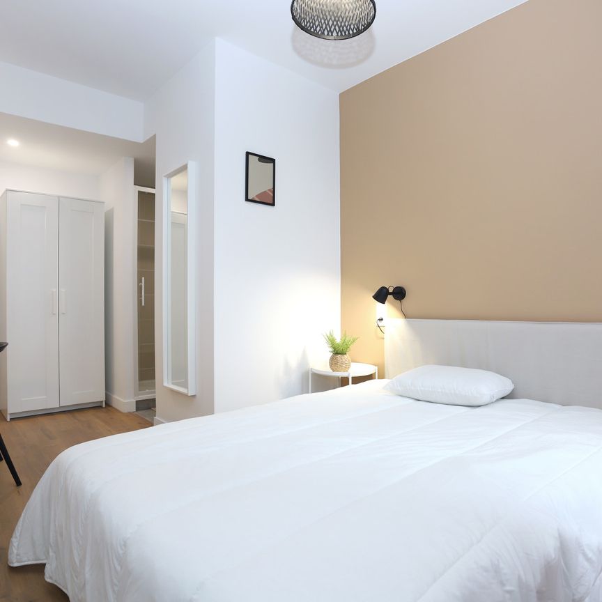 AMIRAL COURBET L Roommate 6 Bedrooms at Brest - Photo 1