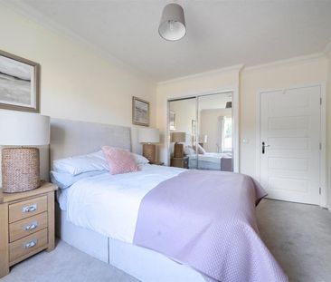 Sheldon Lodge, Berkhamsted, Hertfordshire - Photo 5