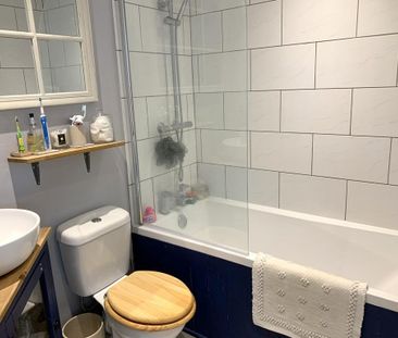 4 bedroom terraced house to rent - Photo 6