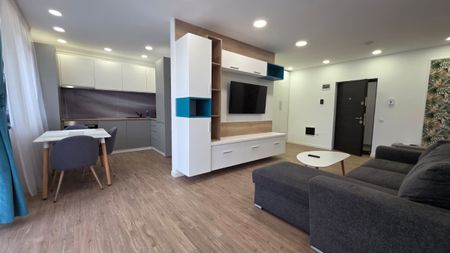 PLOPILOR PREMIUM RESIDENCE: elegant apartment for rent in Cluj-Napoca, 3 minutes from the University of Agronomic Sciences and Veterinary Medicine and 15 minutes from the University of Medicine and Pharmacy, with lounge, bedroom and balcony - Fotografie 2