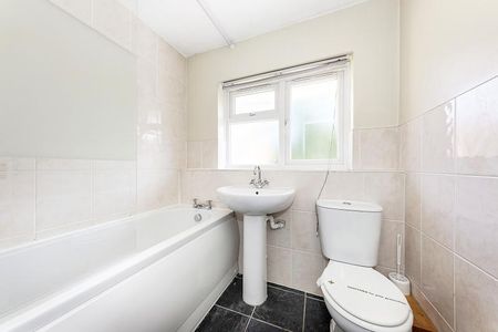 apartment to rent Kingswood Court, Brewery Road, Woking, GU21 - Photo 4