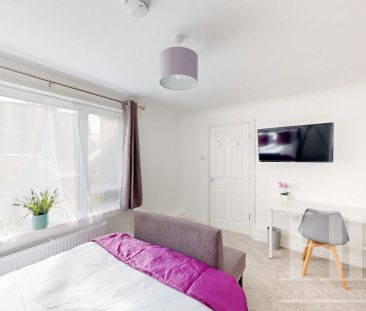 Craigans, Crawley, RH11 - Photo 5