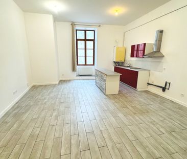 Location Appartement 3 pièces 99m² ROMANS SUR ISERE 26100 - Photo 2