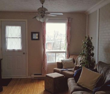 4 1/2 Secteur universitaire. 1er Juillet. Internet illimité inclus! - Photo 1