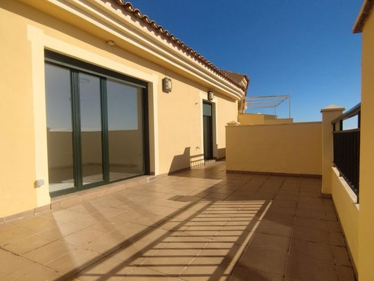 Atico en alquiler en Cortijo de Torrequebrada, Benalmadena - Photo 1
