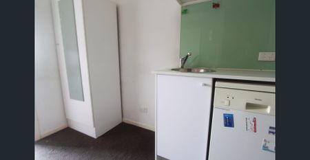 Budget student accommodation for 1 person only next to Box Hill Institute - Photo 4