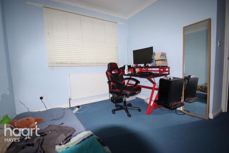 3 bedroom semi-detached house to rent - Photo 3