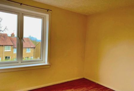 3 bedroom flat to rent - Photo 2