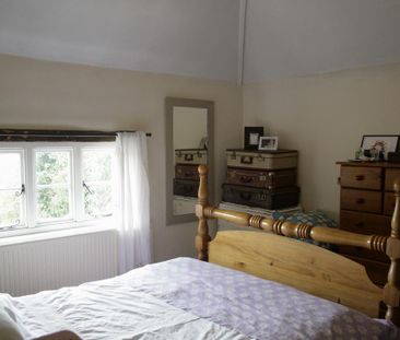 3 bedroom character property to rent - Photo 4