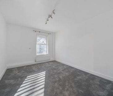 Hope Close, London, SE12 - Photo 3