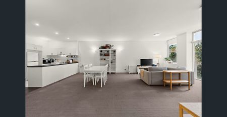 Lovely Home on a Quiet, Central Street! - Photo 4