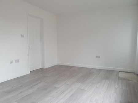 Twyford Road, Eastleigh - Photo 2