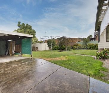 30 Margaret Street, Wendouree - Photo 2