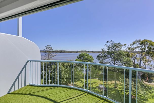 Immaculate 3-Bedroom Furnished Apartment with Private Rooftop & River Views - Photo 1