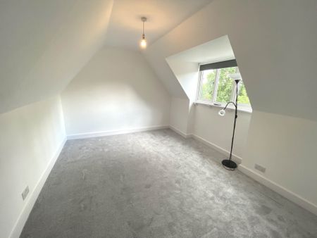 Price £2,995 pcm - Available 16/02/2026 - Part Furnished - Photo 4