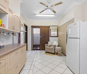 Family home tucked away on quiet South Grafton Street - Photo 1