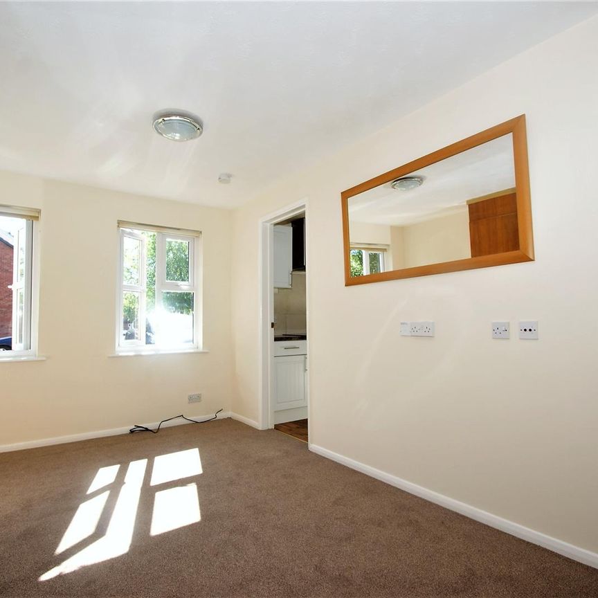 Abenberg Way, Hutton, Brentwood, CM13 - Photo 1