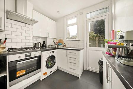 2 bedroom flat to rent - Photo 5