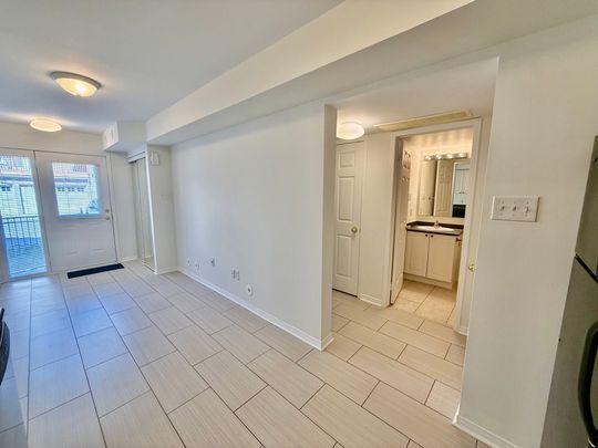 For Lease - 4975 Southampton Drive Unit# 302, Mississauga, Ontario - Photo 1